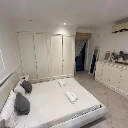 Luxury In St Julians Apartment *