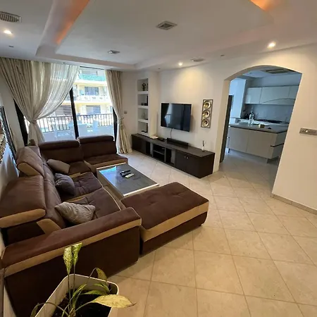 Luxury In St Julians Apartment *